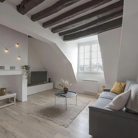 Le Chateau Des Carmes *